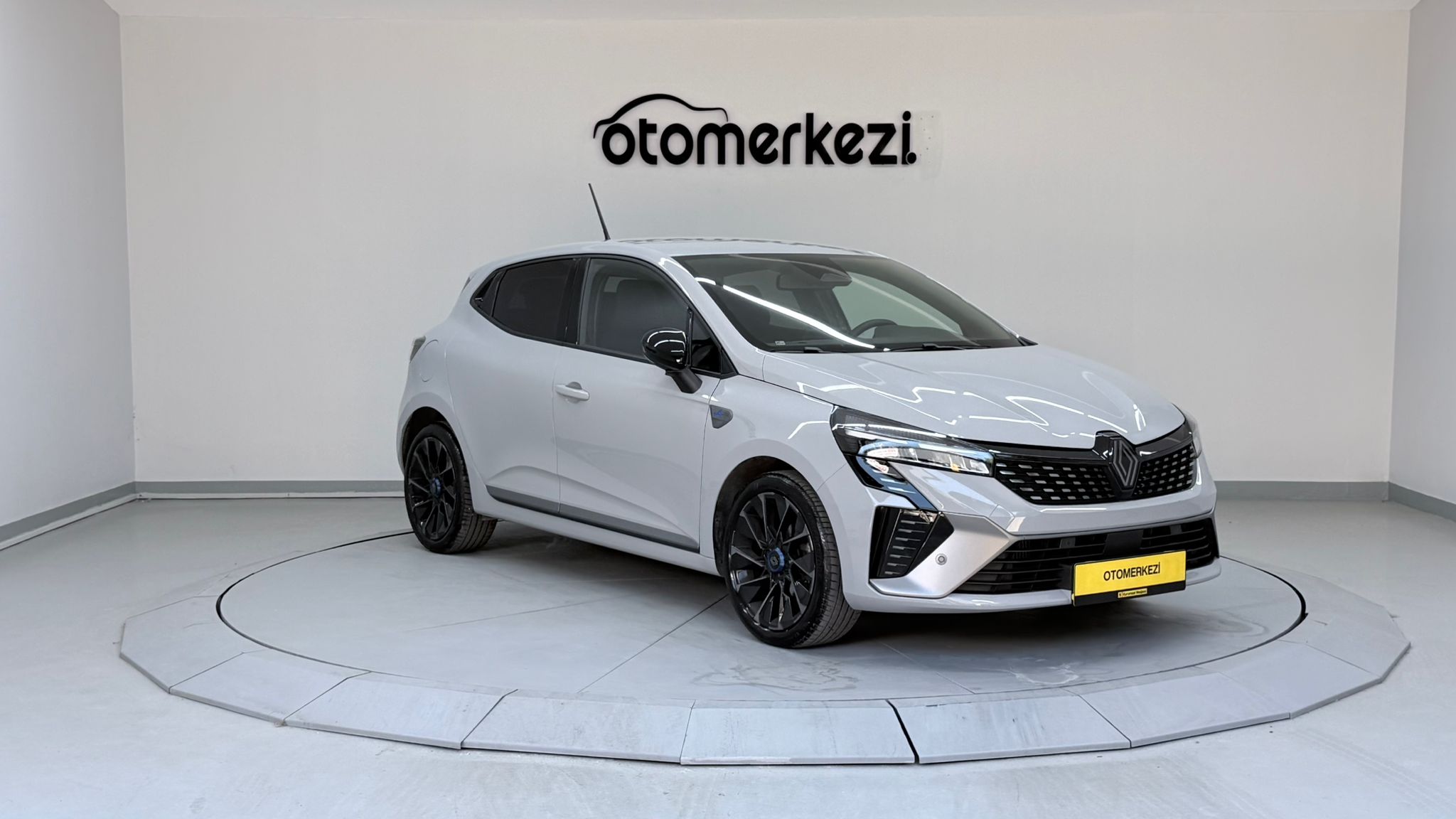 RENAULT CLIO 23